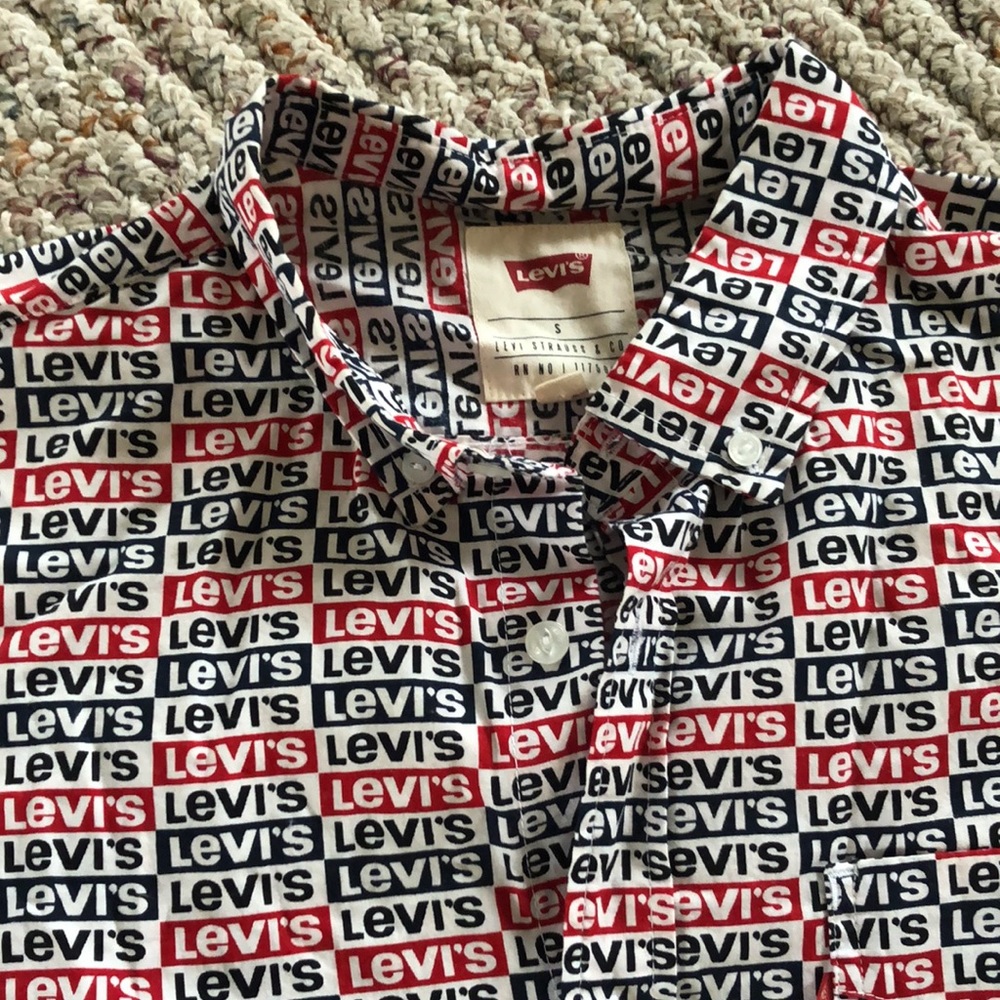 Levi emblem men’s button down shirt